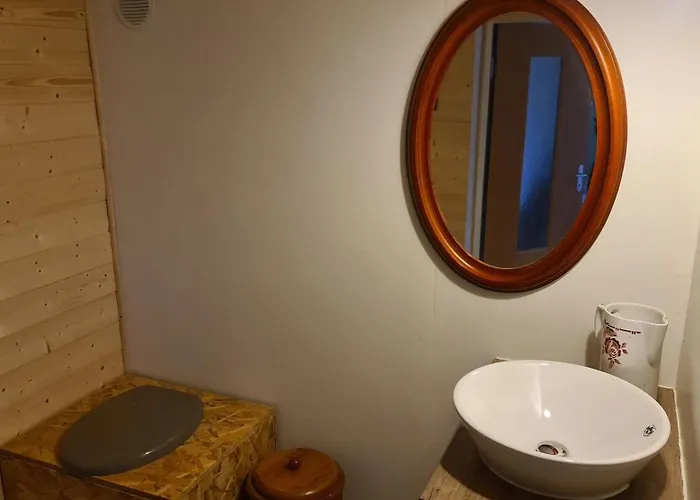 A La Ferme, Les Vergers Du Muscardin * Breel